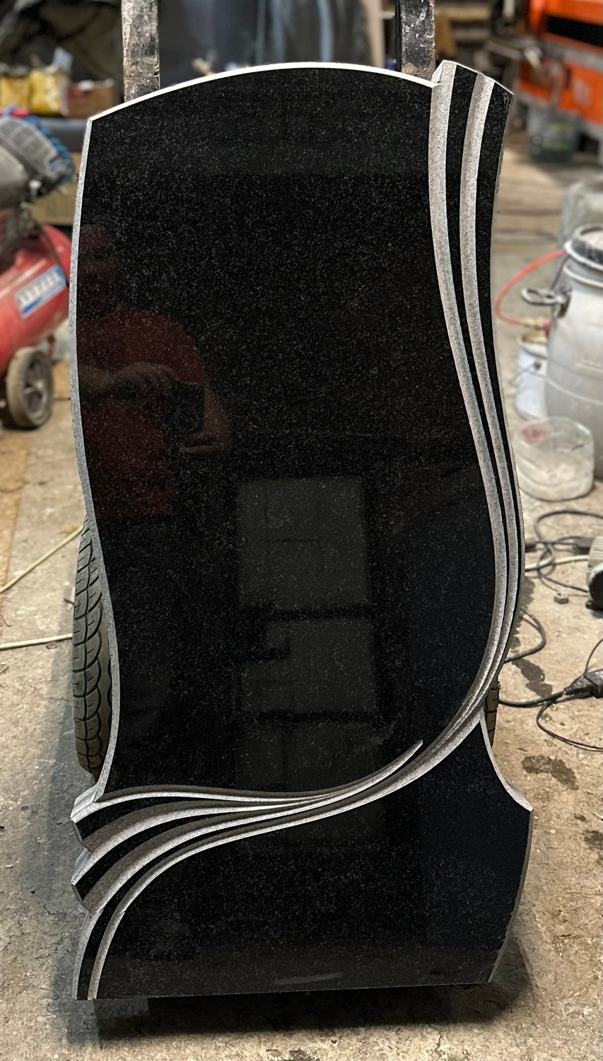 Форма для женщины с гранями гранитный памятник классическая геометрическая форма